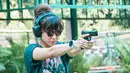Dalam berbagai aktivitasnya, Dita kerap membagikan potretnya dalam media sosial Instagram. Seperti saat menjalani berbagai hobi yang ia tekuni. Seperi halnya saat bermain golf, ia pun banyak membagikan potretnya saat berada di lapangan golf dengan outfit yang sporty. Selain golf, ia juga sempat mencoba olahraga menembak. (Liputan6.com/IG/@fakhranaaa)