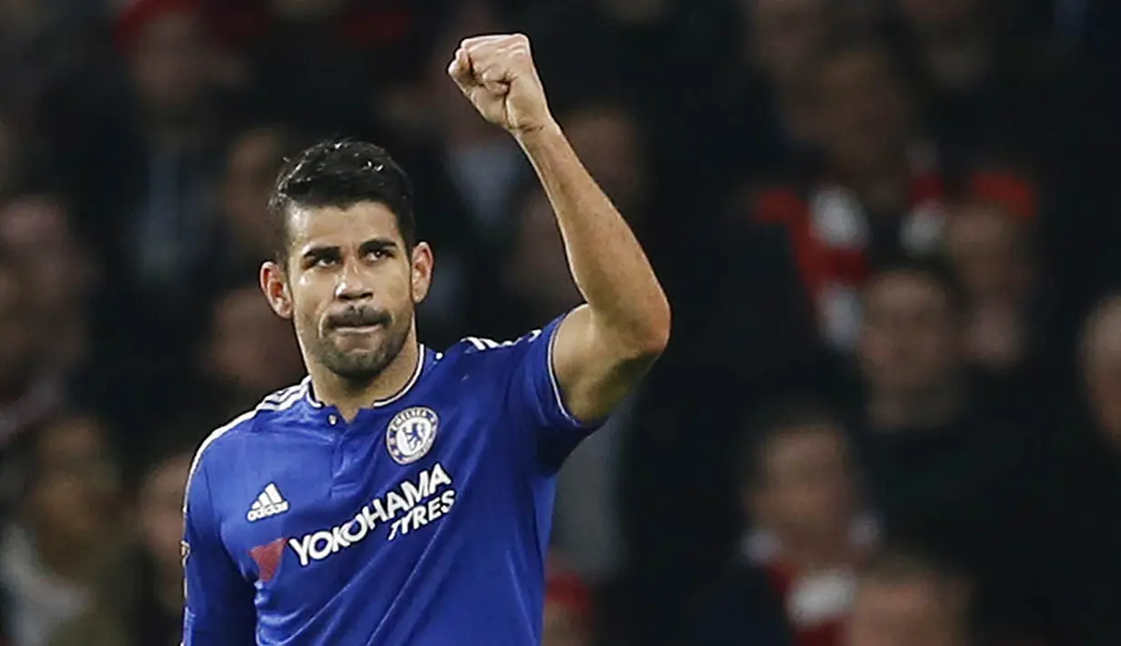 Bomber Chelsea, Diego Costa, merayakan gol yang dicetaknya ke gawang Arsenal. Hingga pekan ke-23, Costa sudah mencetak delapan gol. (Reuters/John Sibley)