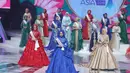 Selain Uyaina Arshad sebagai juara pertama, di Puteri Muslimah Asia 2018 ini, nama Hanifah Razan juga berhasil meraih Runner Up 1, dan Avida Lale asal turki menjadi Runner Up 2. (Nurwahyunan/Bintang.com)
