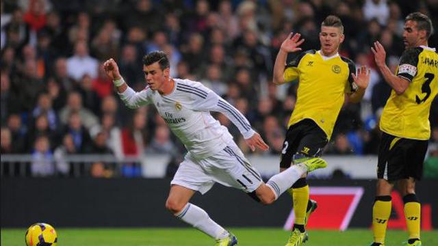 10 Pesepak Bola yang Lihai 'Menyelam'