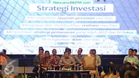 Wapres Jusuf Kalla (tengah) saat menghadiri peluncuran layanan izin investasi 3 jam di Jakarta, Senin (11/1). Layanan ini merupakan terobosan pemerintah untuk memudahkan investor yang akan menanamkan modal di Indonesia. (Liputan6.com/Immanuel Antonius)