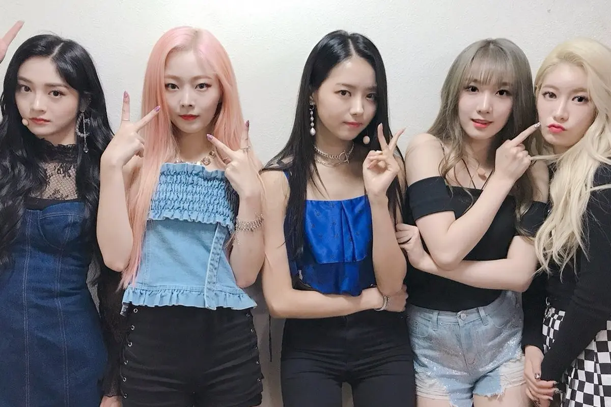 [Bintang] Lirik Lagu Pristin V, Black Widow