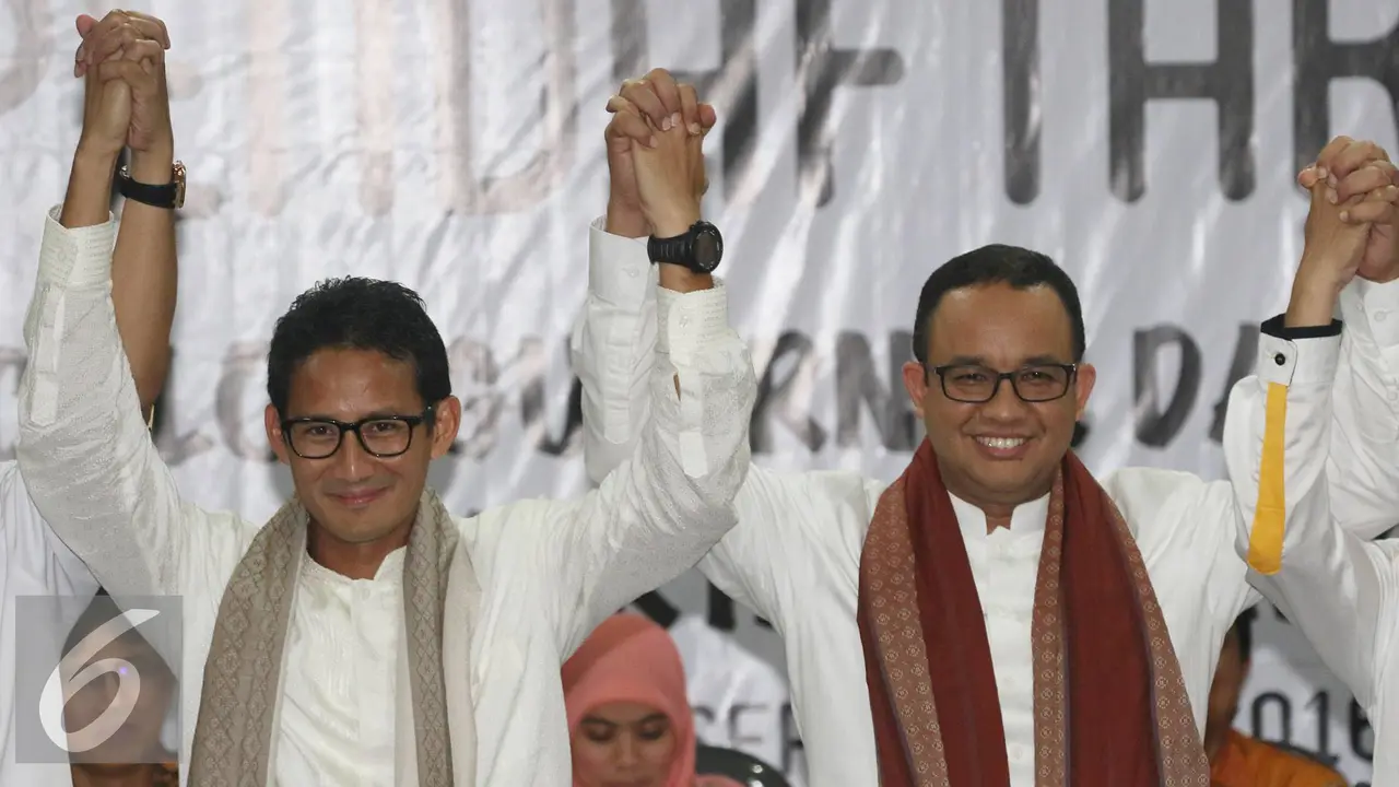 20160923- Gaya Anies dan Sandiaga Saat Mendaftar di KPUD-Jakarta- Immanuel Antonius