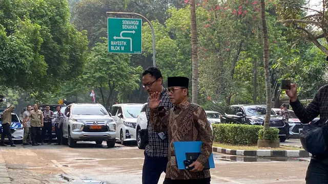 Politikus PAN Yandri Susanto hadir di Kertanegara saat Prabowo Subianto memanggil calon menteri di kabinet mendatang.