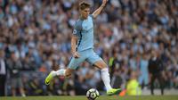 3. John Stones (Manchester City), bersama The Citizens mantan pemain Everton ini memiliki prosentase akurasi passing  93 persen. Gaya bermain bek 22 tahun ini cocok dengan strategi Pep Guardiola. (AFP/Oli Scarff)