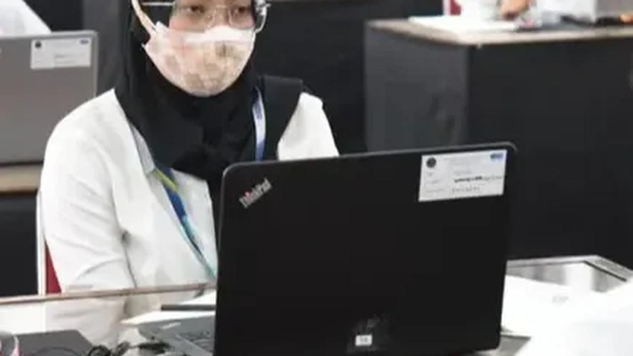 "Pastikan update perkembangan informasi seleksi CASN 2023 hanya melalui laman resmi pemerintah, dan jangan percaya jika ada pihak yang menjamin kelulusan," kata Dwi