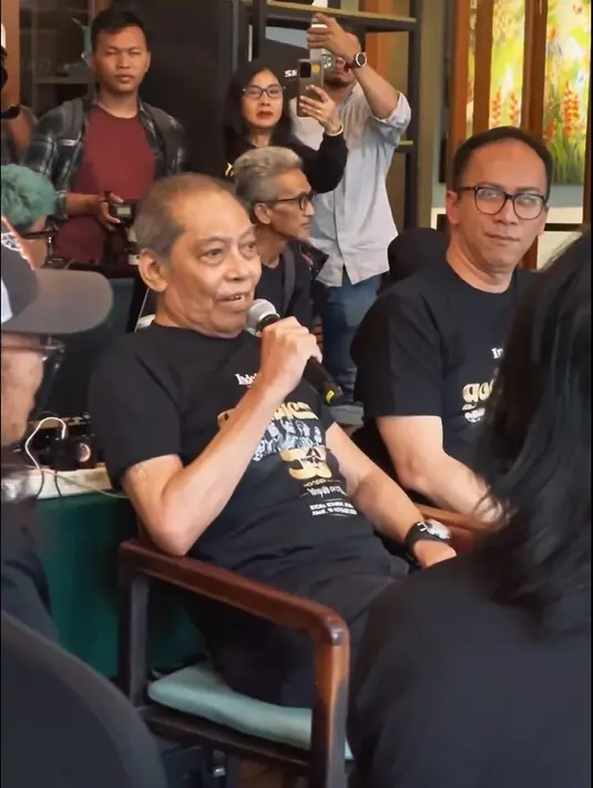 Donny Fattah pembetot bass pun angkat bicara terkait kesehatannya. Donny yang pada tahun 2012 silam melakukan pemasangan ring jantung juga terlihat tampak bugar. [Instagram/northstarentertainment.id]