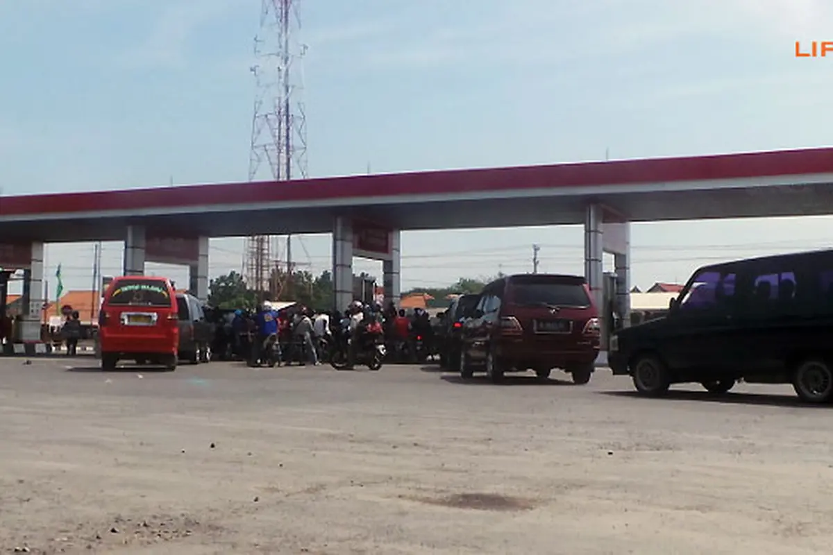 spbu-sinar-jaya-130809c.jpg
