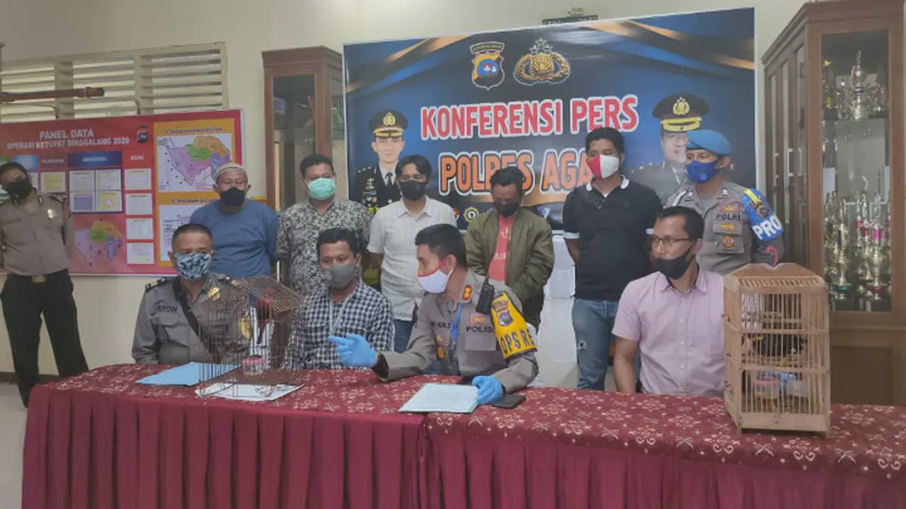 Polisi menangkap pelaku perdagangan satwa liar di Kabupaten Agam, Sumatera Barat.