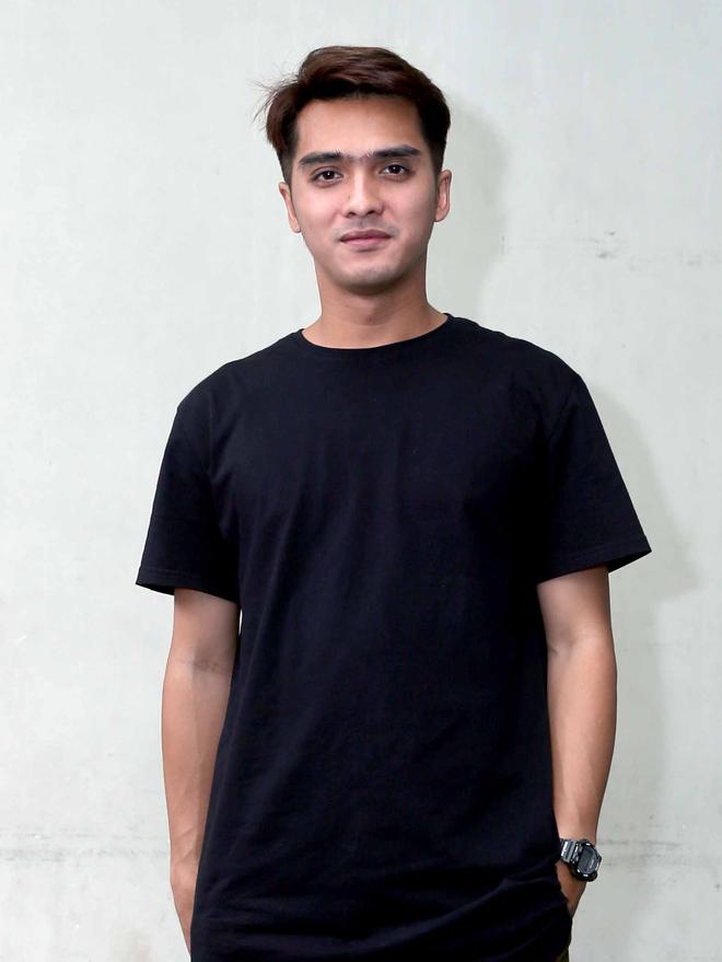 Rambut Undercut Potongan Rambut Ricky Harun Depan Belakang Samping Gaya Foto