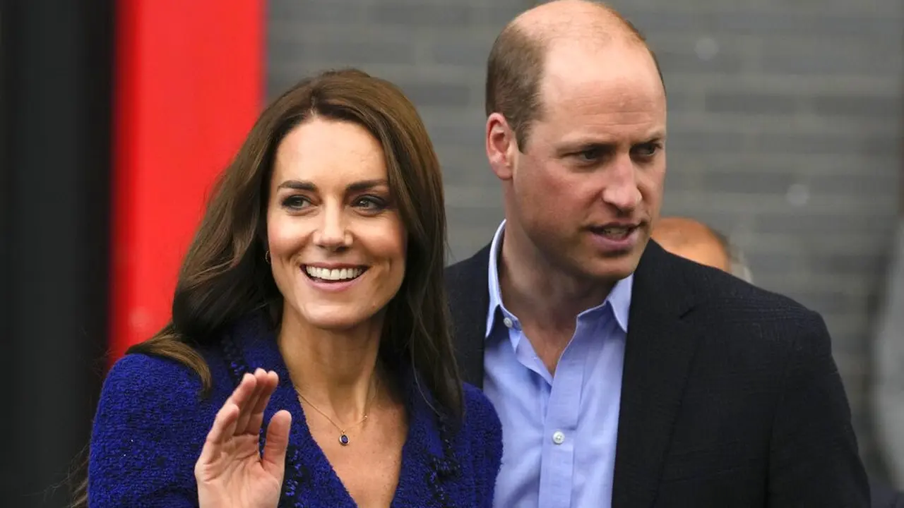 Kate Middleton dan Pangeran William. (Foto: AP Photo/Kin Cheung)
