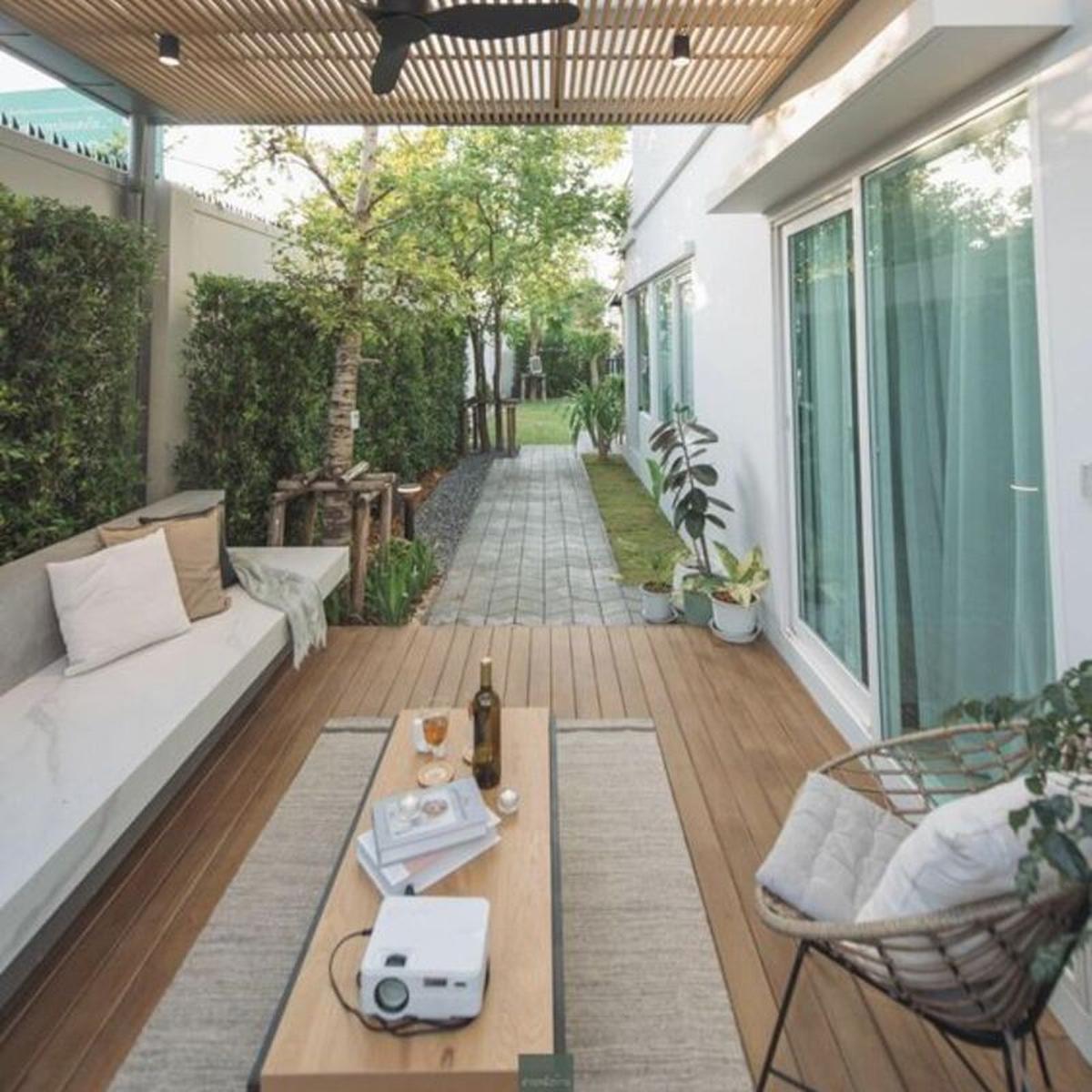 Model Atap Teras Rumah Modern yang Asri dengan Budget Minimalis/lamudi.co.id