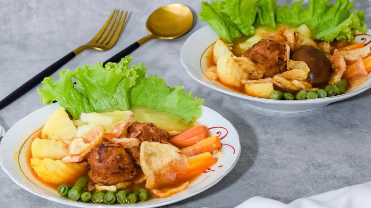 Selat Solo merupakan salah satu makanan Indonesia hasil alkulturasi dengan budaya Belanda