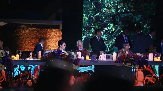 Jokowi Terkekeh Melihat Perdana Menteri Timor Leste, Xanana Gusmao, Masuk Area Gala Dinner KTT ASEAN 2023 Tanpa Foto hingga Momen Xanana Joget 'Kaka Main Salah' dan 'Dancing Queen' (Foto: Laily Rachev - Biro Pers Sekretariat Presiden)