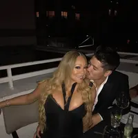 Mariah Carey sepertinya melihat masa depan di mata Bryan Tanaka. Karena itu, ia pun memilih untuk melamarnya. (instagram/mariahcarey)