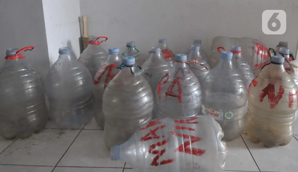 Sampai saat ini warga KSB masih tetap kekeuh bertahan di dalam rusun. (merdeka.com/Imam Buhori)