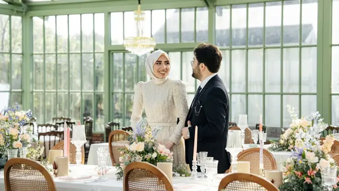 Model Gamis Kekinian untuk Wanita Tinggi 160an (Credit: Ahmed/Unsplash)