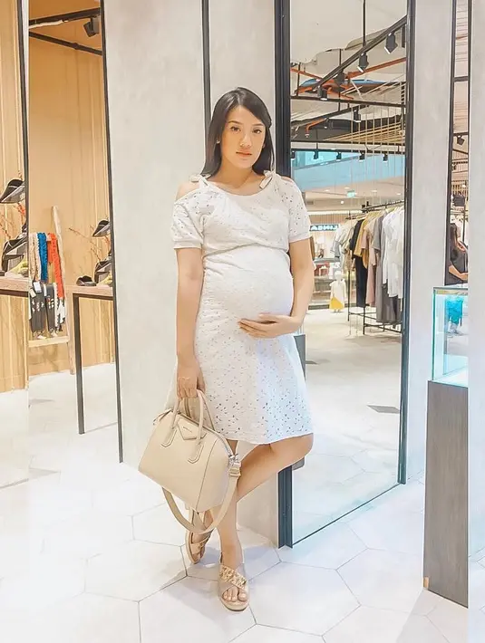 (Instagram/anissaaziza)