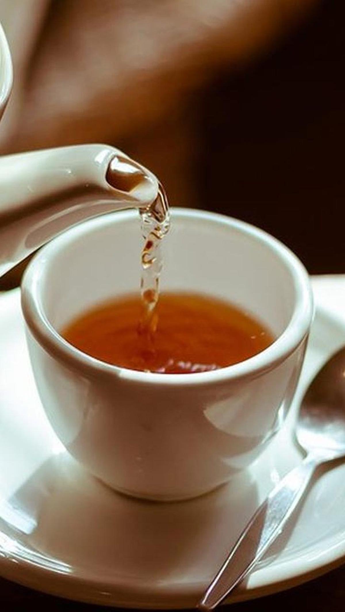 <b>5. Anjuran Minum Teh Saat Bulan Puasa</b><br>