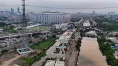 Foto udara pembangunan jalan tol Harbour Road II yang menghubungkan Ancol Timur dan Pluit di kawasan Tanjung Priok, Jakarta Utara, Rabu (24/9/2025). (merdeka.com/Arie Basuki)