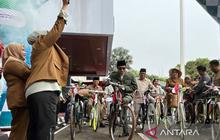 Menag Pimpin Gowes Ontel Peringati Hari Guru Nasional, Kenang Perjuangan Pendidik