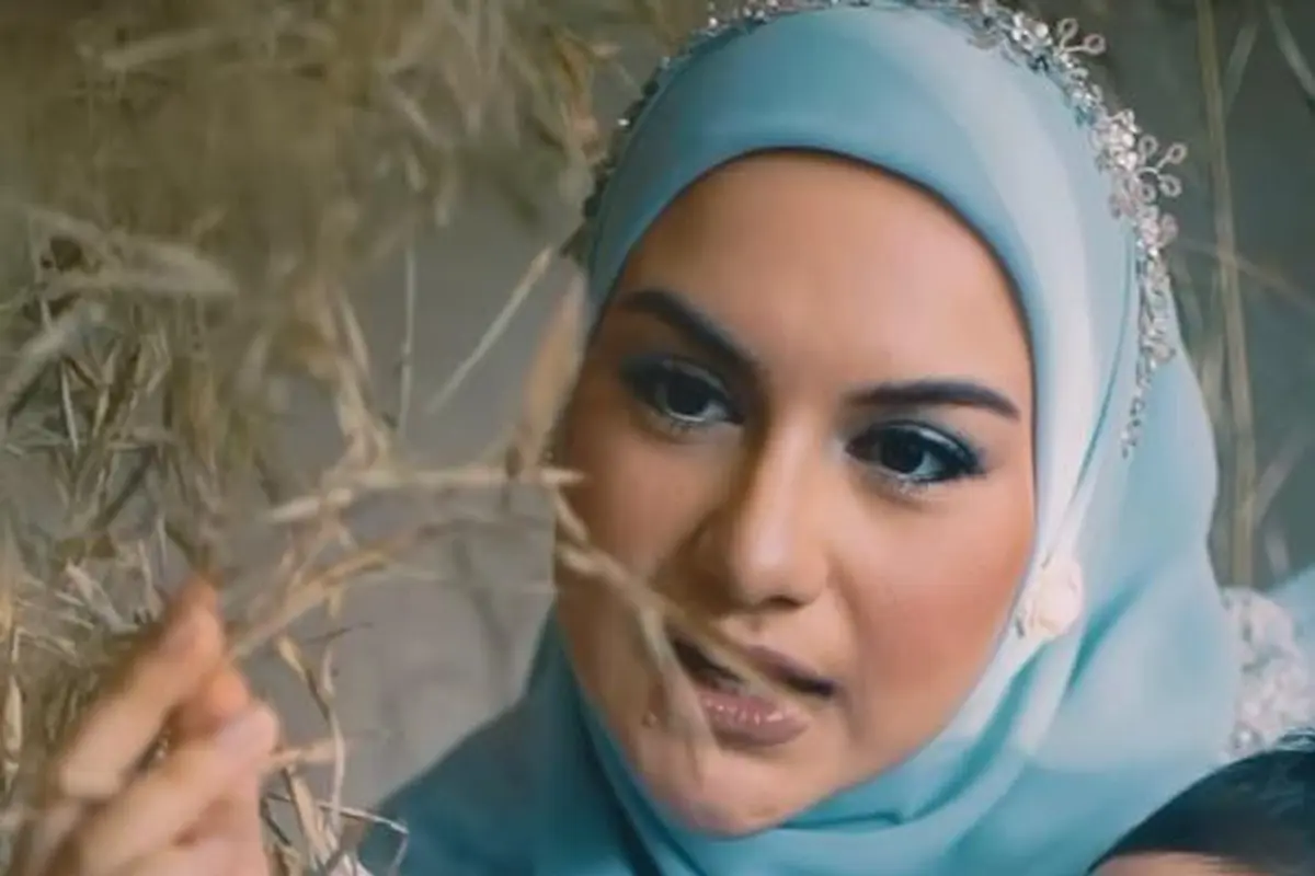 Tanpa Ammar Zoni, 6 Gaya Kompak Irish Bella dan Kedua Anaknya di Pemotretan Terbaru