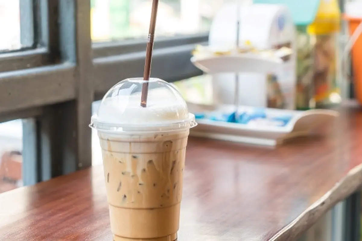 Ilustrasi Es Kopi Susu (Photo by topntop26 on Freepik)