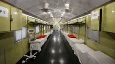 Foto yang diabadikan pada 30 Maret 2020 ini menunjukkan kompartemen kereta api yang diubah menjadi bangsal karantina untuk virus Corona COVID-19 di stasiun kereta api di Rawalpindi, Provinsi Punjab, Pakistan timur. (Xinhua/Ahmad Kamal)