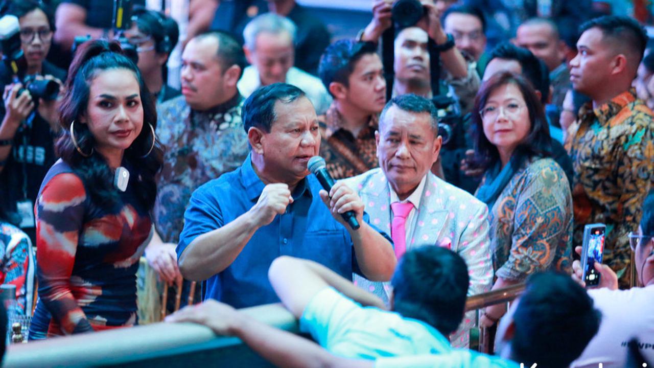 Hadir juga keluarga Hotman dan bakal calon presiden Prabowo Subianto.