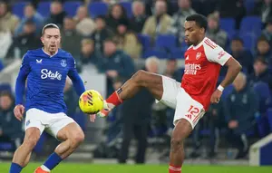 Jurrien Timber Tinggalkan Kamp Pramusim Arsenal, Cedera Kembali Jadi Masalah