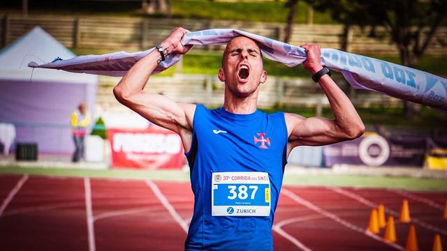 Ilustrasi mencapai finis, garis finis