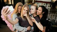 6 Pose Selfie Unyu, Kamu Suka yang Mana?