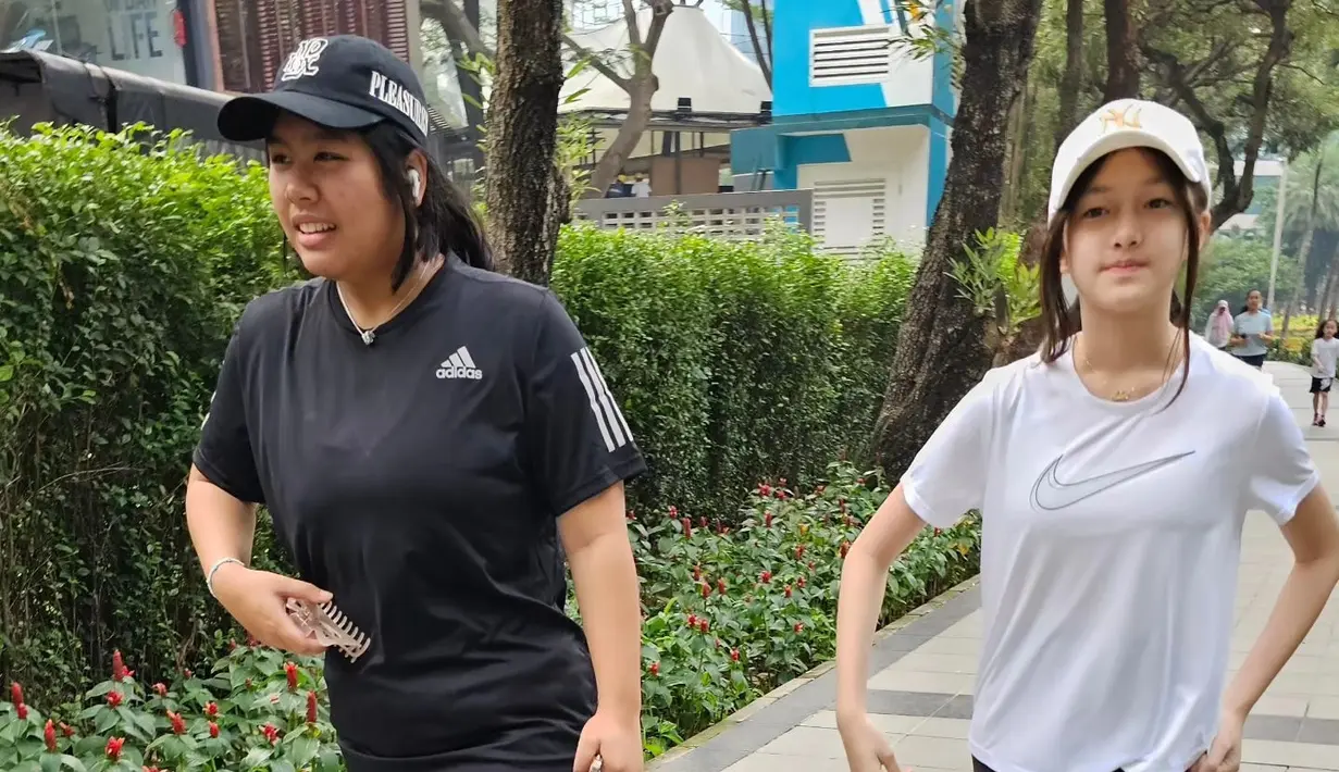 Selain punya sisi akademik yang bagus, Amel juga suka olahraga bareng sang adik. [Instagram.com/ussypratama]