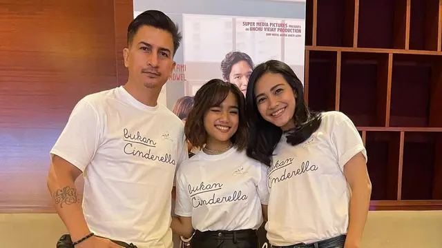 Fuji hadir dalam peluncuran trailer film Bukan Cinderella (Foto: Instagram @dealestari333)