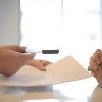 Mulai dari jual beli tanah, SIM, hingga ibadah Haji dan Umron kini wajib punya BPJS Kesehatan. (Pexels/andreapiacquadio).