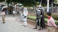 Rasakan pengalaman-pengalaman bersama karakter-karakter Star Wars hanya di Hong Kong Disneyland.