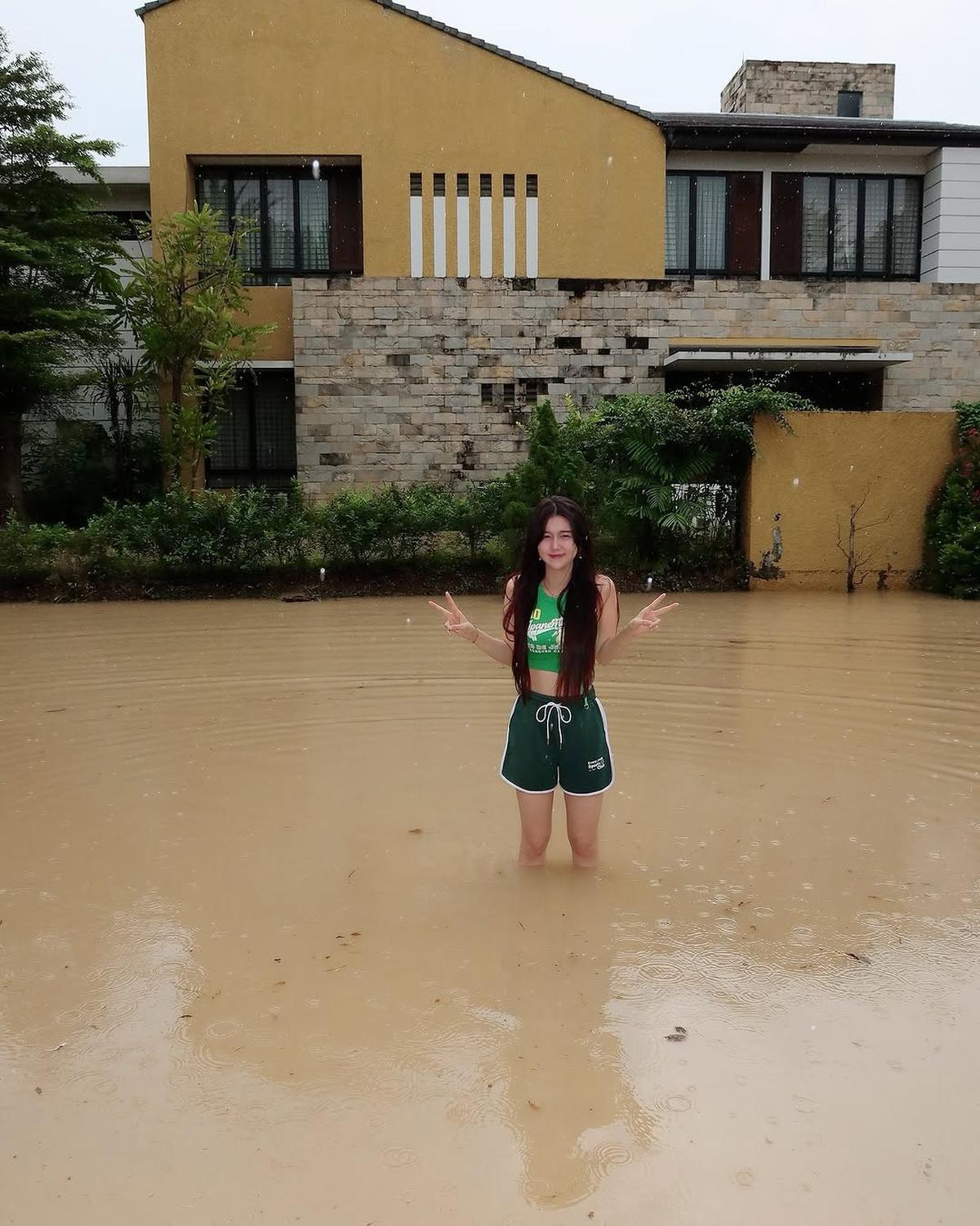 4 Artis Terdampak Banjir Jabodetabek 2025, dari Baim Wong yang Kehilangan Barang Elektronik hingga Clarissa Putri