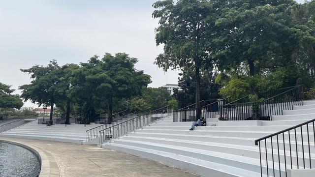 Suasana di Taman Lapangan Banteng, Jakarta Pusat. Taman ini menjadi percontohan yang akan dibuka selama 24 jam.