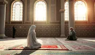 mimpi sholat dilihat orang ©Ilustrasi dibuat AI