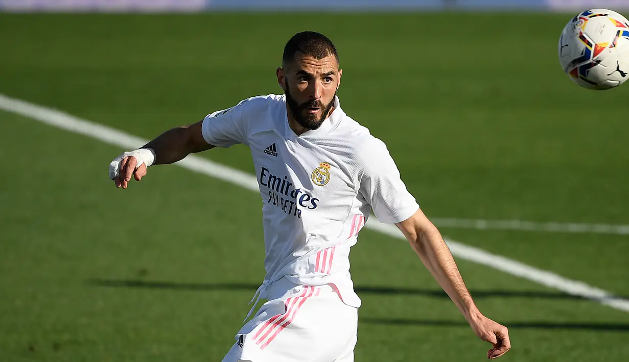 6. Karim Benzema (4 gol) - Benzema tampil menawan di beberapa laganya bersama Real Madrid pada awal musim ini. Pemain asal Prancis ini telah mencatatkan 4 gol dan 3 assists dari 8 penampilannya bersama Real Madrid. (AFP/Oscar Dek Pozo)