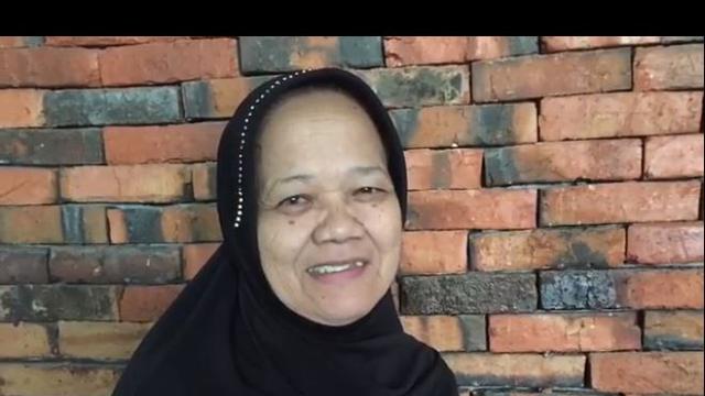 Ibunda Nirina Zubir (Foto: Instagram/@nirinazubir_)