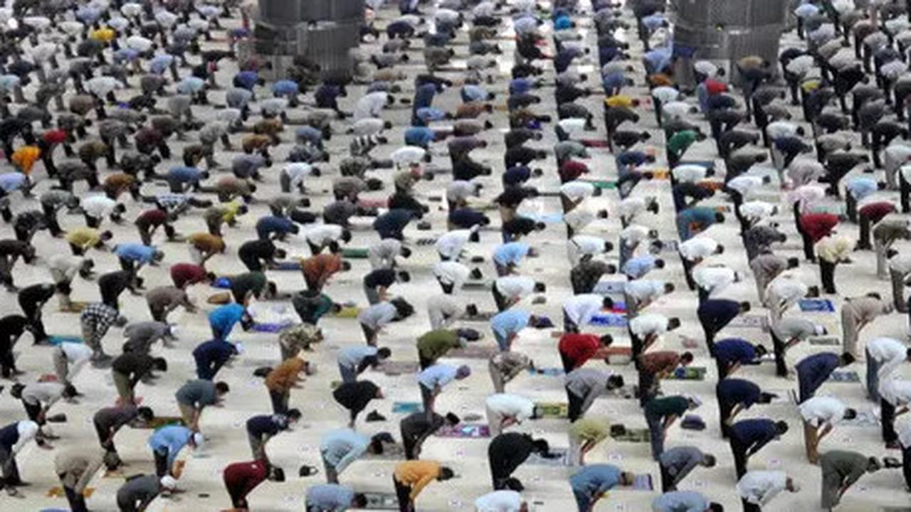 Niat Sholat Tarawih Sendiri atau Berjamaah, Beserta Tata Caranya
