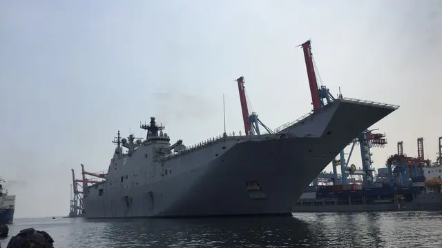 Kapal Angkatan Laut Australia HMAS Canberra tiba di Tanjung Priok Jakarta, Senin (25/10).