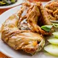 Penasaran seperti apa renyahnya ayam goreng ala Mbah Cemplung? Simak ulasannya berikut ini.