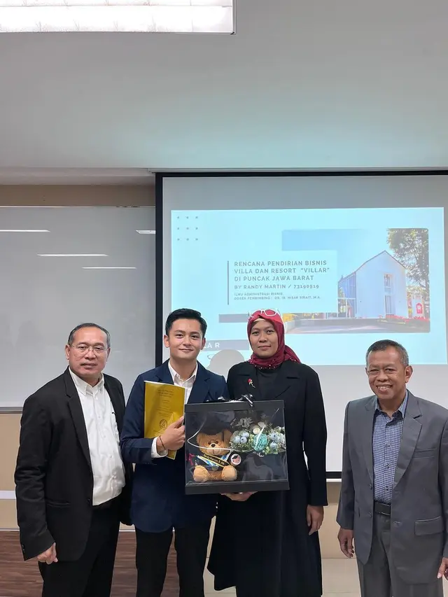 Randy Martin merayakan kelulusannya. (Foto: Instagram/randymartinnn)