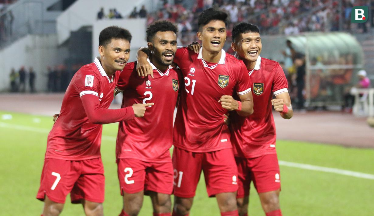 Timnas Indonesia semakin di atas angin saat kembali mencetak gol kelima melalui Ramadhan Sananta. Masuk menggntikan Ilija Spasojevic pada menit ke-63, Ramadhan Sananta mampu mencetak gol lima menit kemudian memanfaatkan umpan Saddil Ramdani. (Bola.com/Zulfirdaus Harahap)