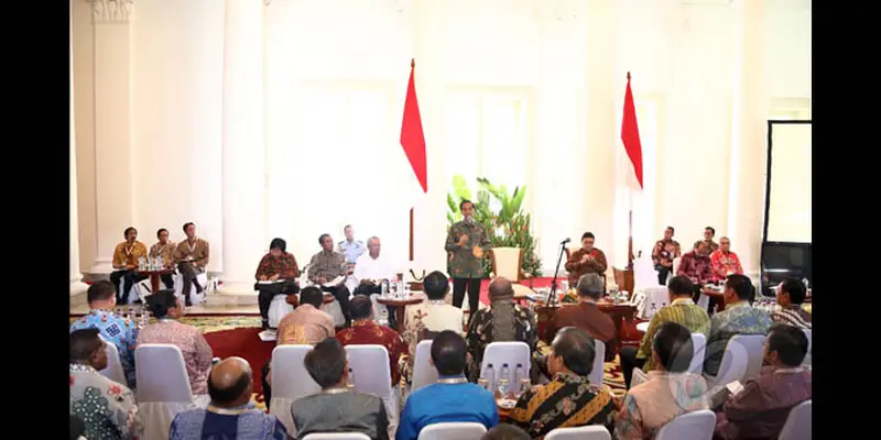 Jokowi Kumpulkan Bupati se-Sulawesi dan Papua di Istana Bogor