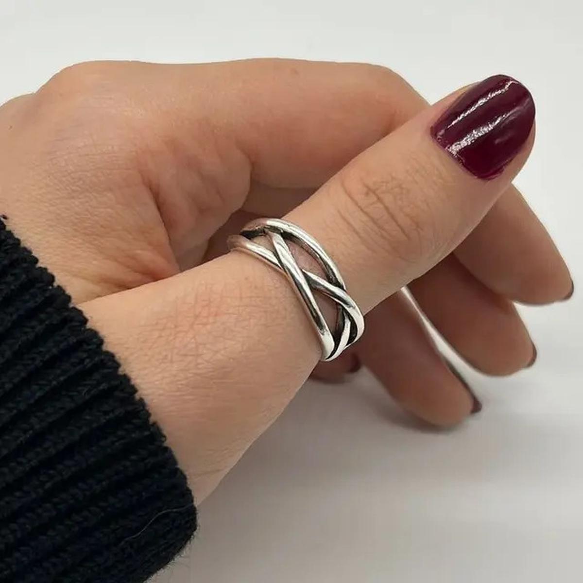 Ungkap Kepribadian Lewat Letak Cincin di Jari, Yuk Simak Artinya!