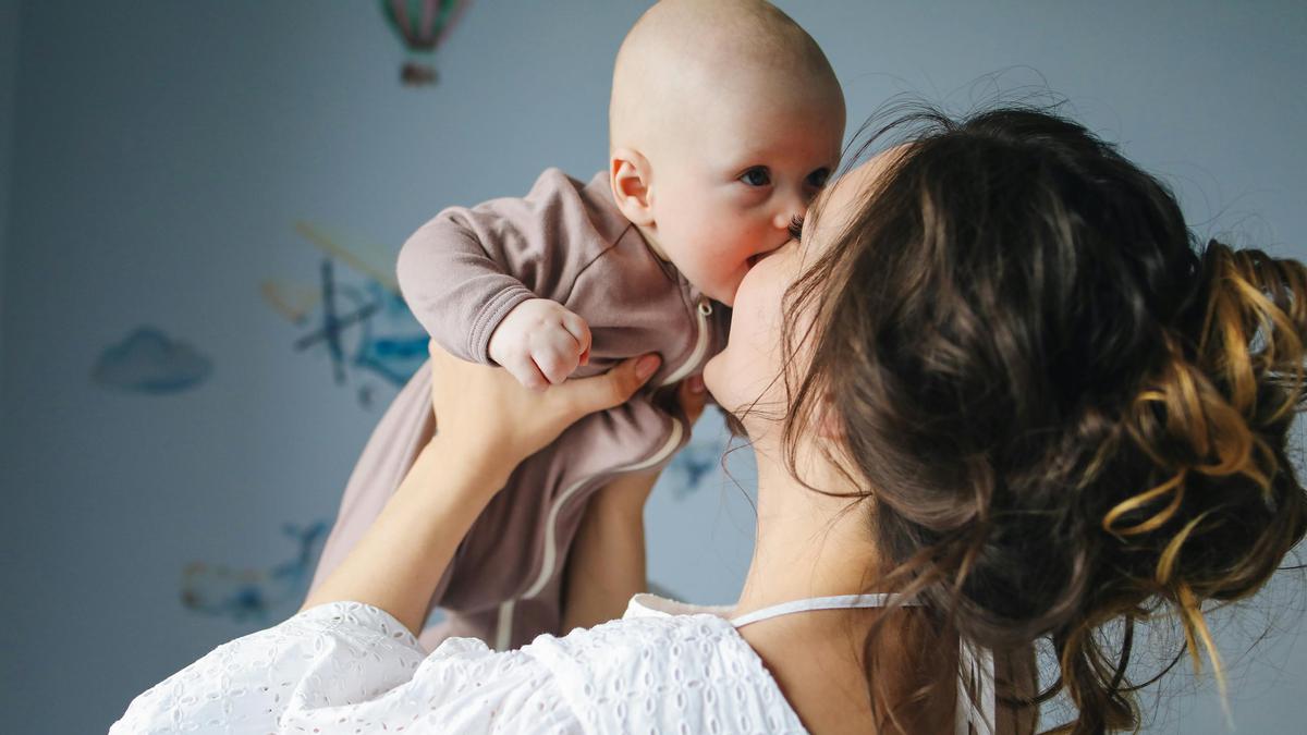 5 Tips di Pagi Hari agar Hati Tenang saat Harus Tinggalkan Si Kecil untuk Bekerja
