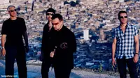 Bono dan The Edge yang merupakan personel U2 diyakini bisa memberi ide baru kepada perusahaan gitar Fender.